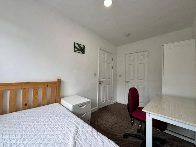 Room for rent in Winson Green, Isle Of Man