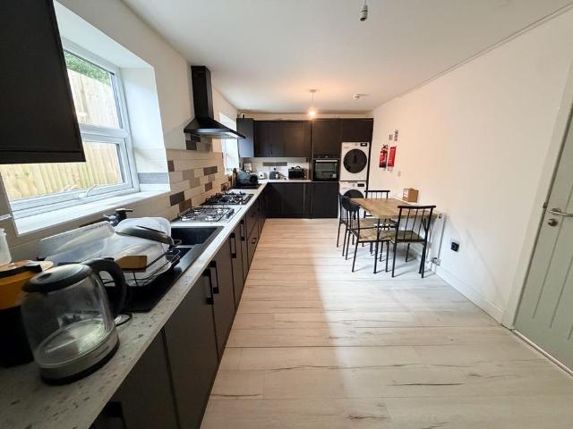 Room for rent in The Haulgh, Lee Bank