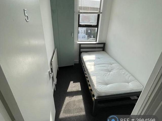 Room for rent in Little Ilford, Greater London