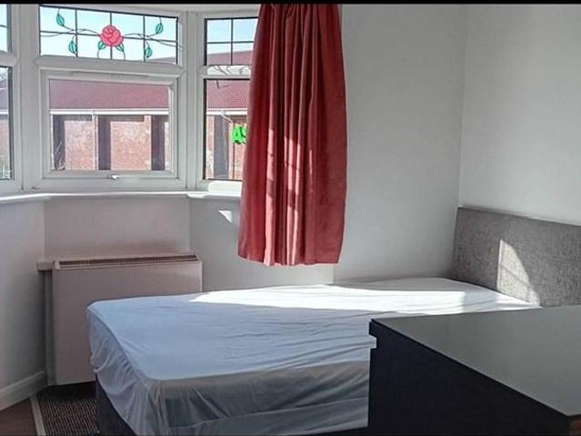 Room for rent in Queen's Park, Northampton