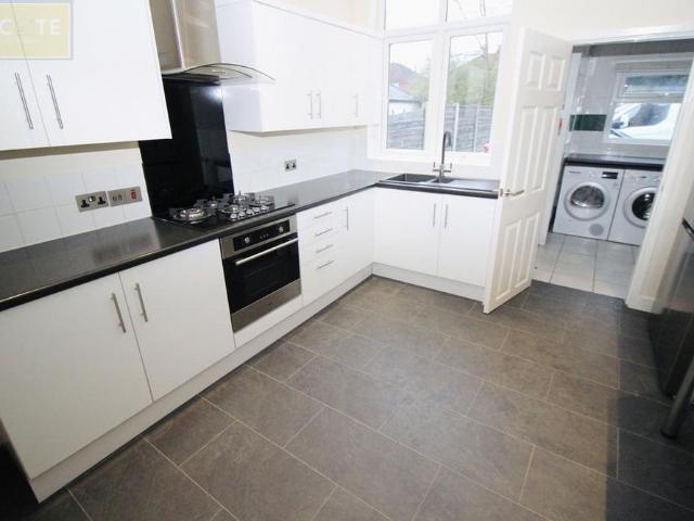 Room for rent in Gorse Hill, Trafford Park