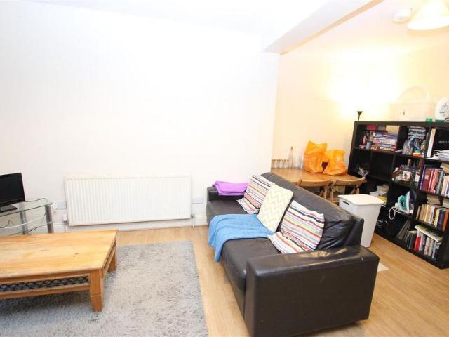 Room for rent in Lye Valley, The Slade