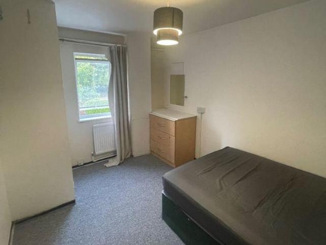 Room for rent in Newtown, Reading