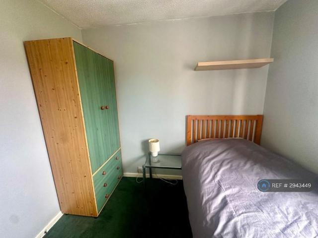 Room for rent in Langford, Churchill