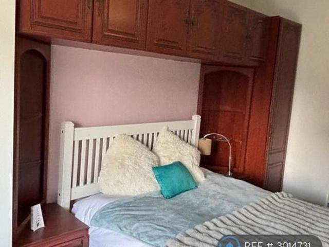 Room for rent in South Stanmore, Little Stanmore