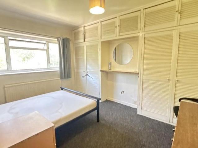 Room for rent in Westborough