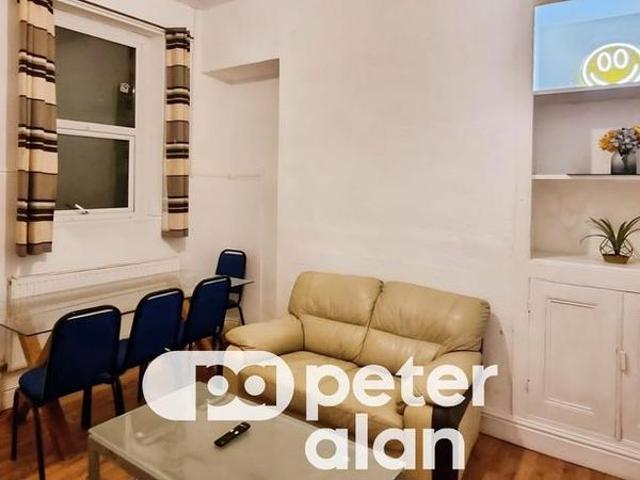 Room for rent in Nangreaves, Wales