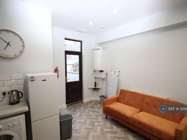 Room for rent in Hanley, Stoke-on-Trent