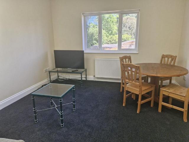 Room for rent in Hillview, Surrey