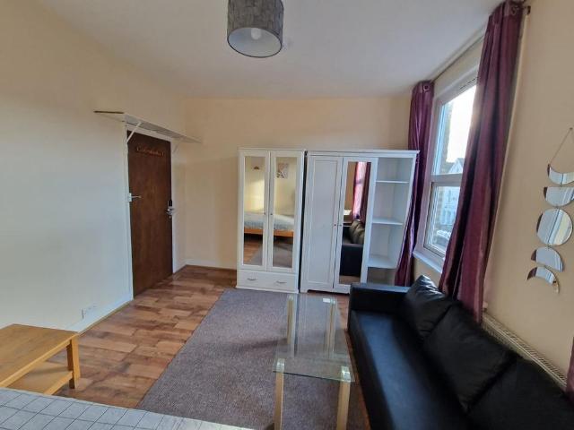Room for rent in Greater London