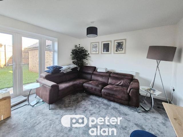 Room for rent in Glan Llyn, Newport