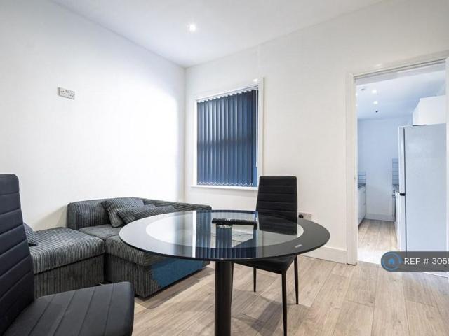 Room for rent in New Normanton, Derby