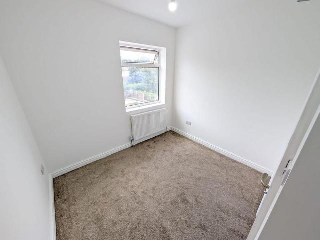 Room for rent in Burnden, Lee Bank