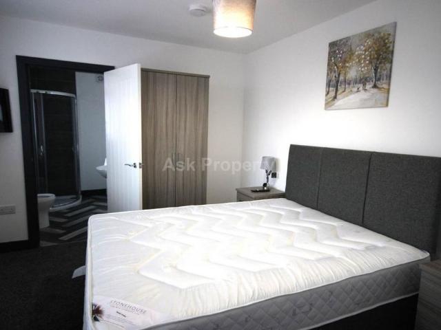 Room for rent in Berry Hill, Potters Corner