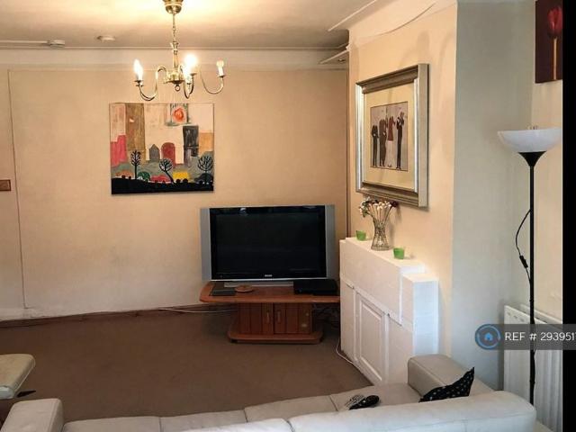 Room for rent in Upper Walthamstow, Greater London