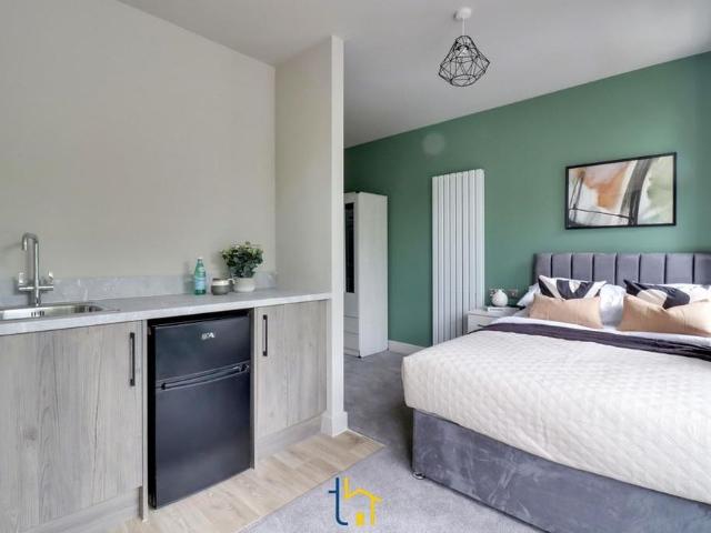 Room for rent in West End, Old Wharf