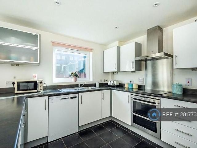 Room for rent in Yiewsley, Isle Of Man