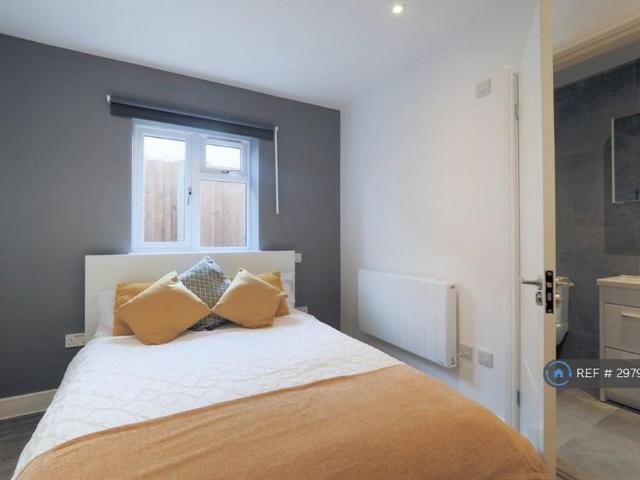 Room for rent in Elstree and Borehamwood, Borehamwood