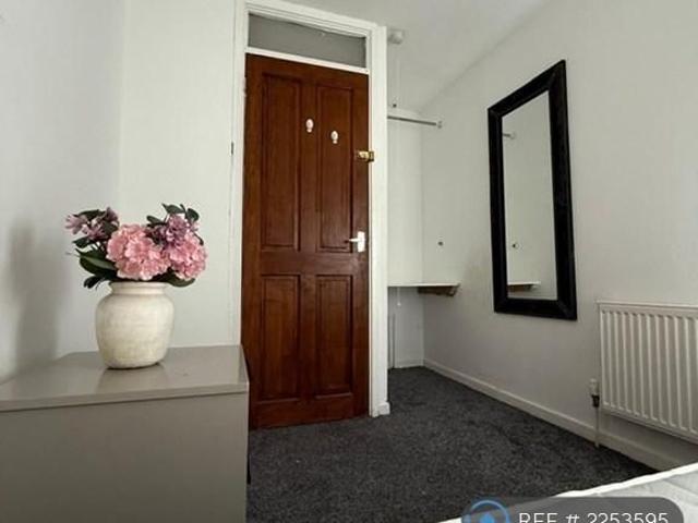 Room for rent in Wolverton and Greenleys, Old Wolverton