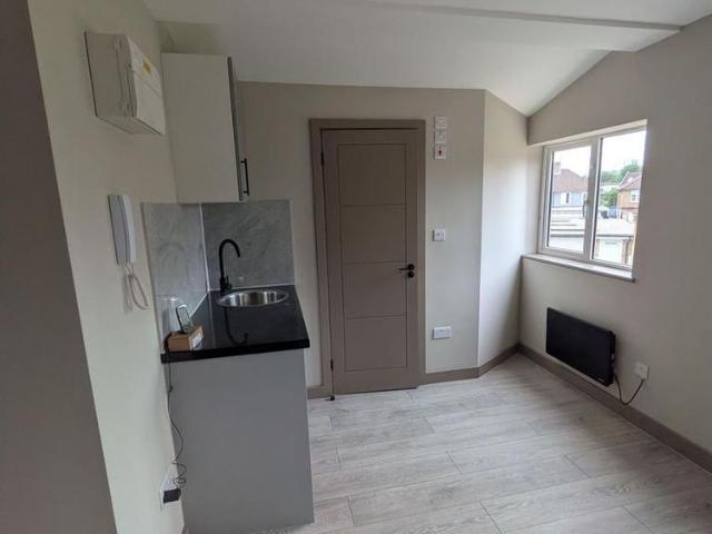 Room for rent in Ponders End, Greater London