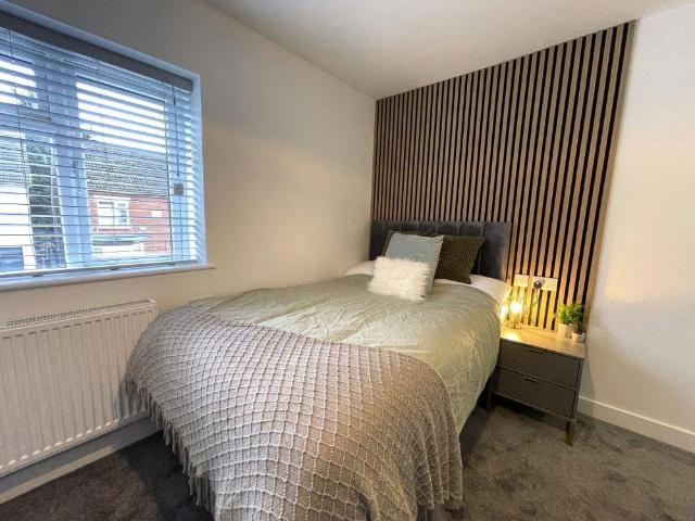 Room for rent in New England, Peterborough