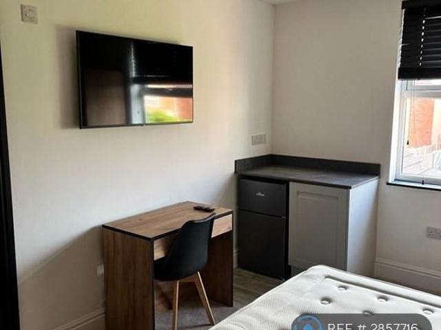 Room for rent in St John's, Worcestershire