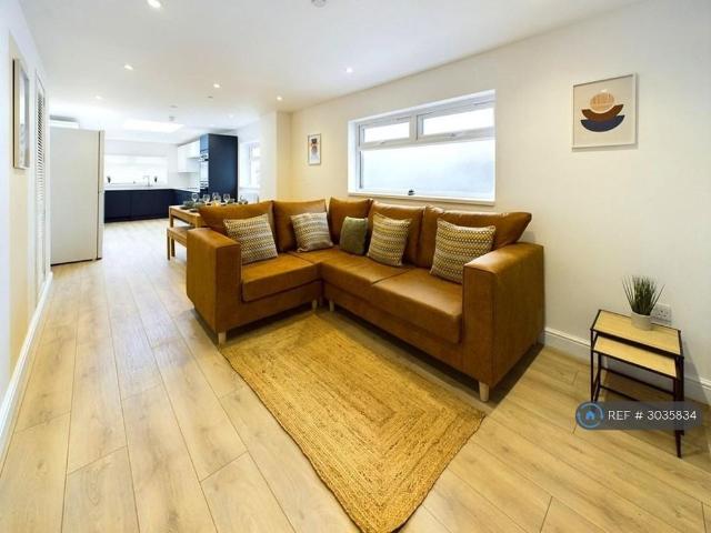 Room for rent in Nangreaves, Wales