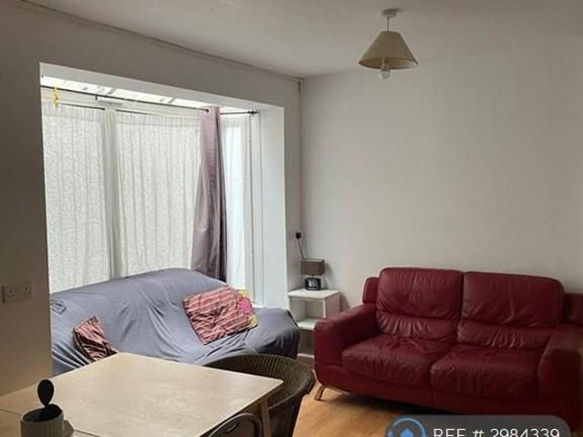 Room for rent in Nangreaves, Wales