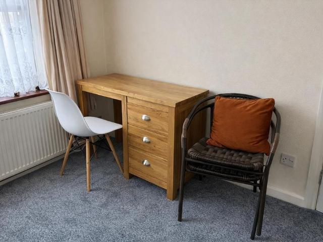 Room for rent in Strood