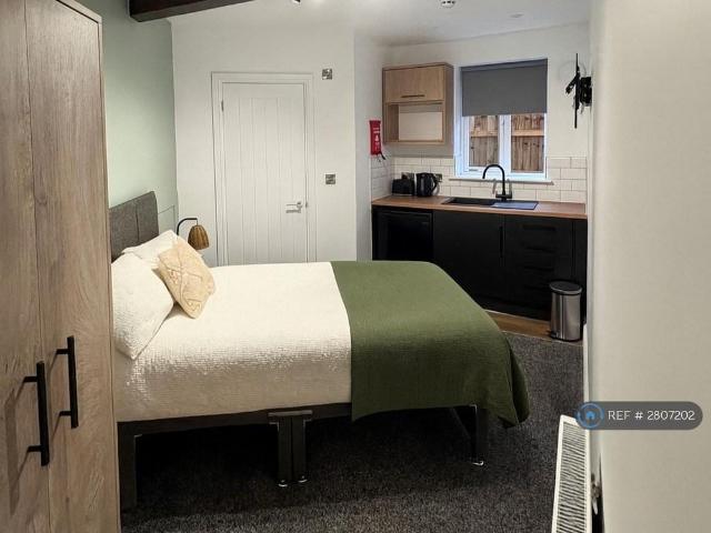 Room for rent in New Normanton, East Midlands