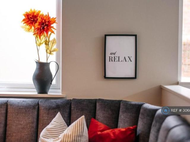 Room for rent in Old Town, Swindon