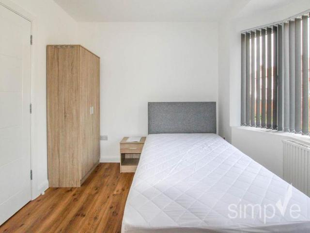 Room for rent in Hayes, Greater London