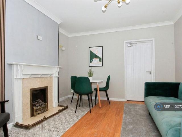 Room for rent in West Town, Peterborough