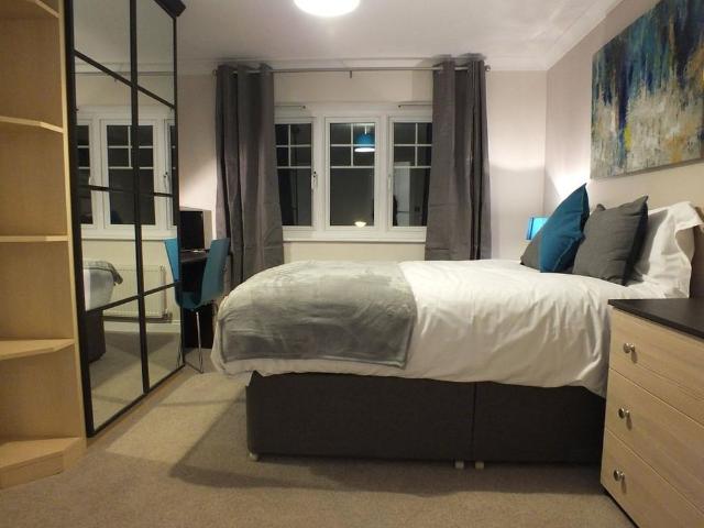 Room for rent in City Centre, Isle Of Man