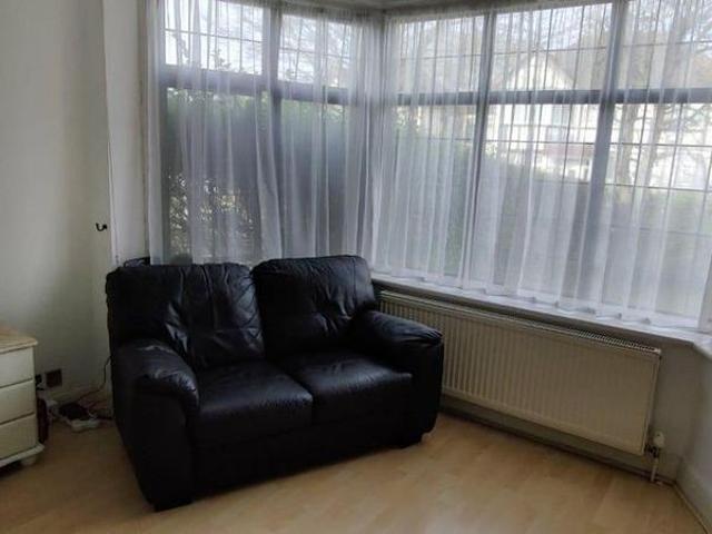 Room for rent in Hendon Central, The Hyde