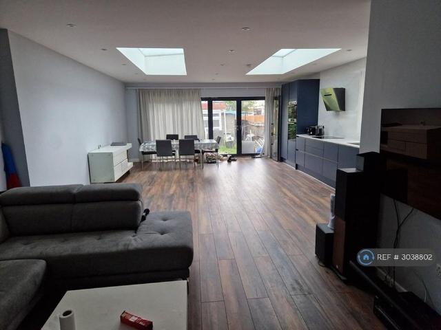 Room for rent in London Borough of Merton, Greater London
