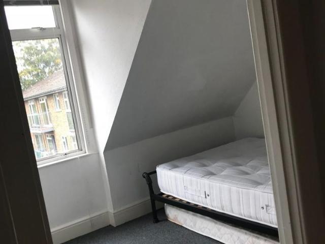 Room for rent in Farnborough, Hampshire