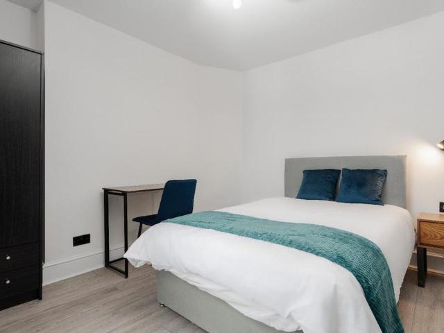 Room for rent in Claughton, Wirral