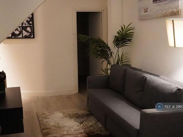 Room for rent in Thames View, Greater London