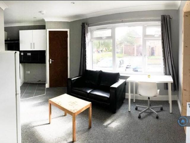 Room for rent in Earlham Rise, East Bank