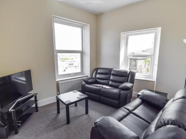 Room for rent in Baildon, West Yorkshire