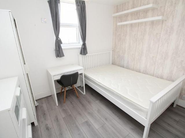 Room for rent in Glyndon, Plumstead
