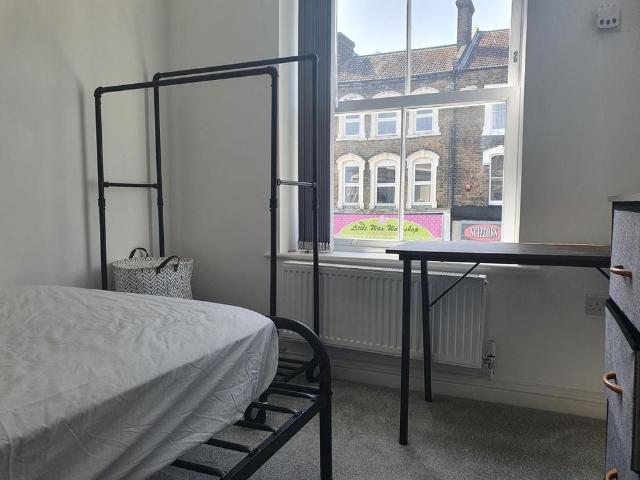 Room for rent in West Cliff, Acol