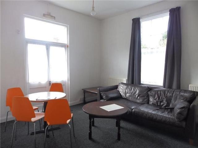 Room for rent in High Field, York