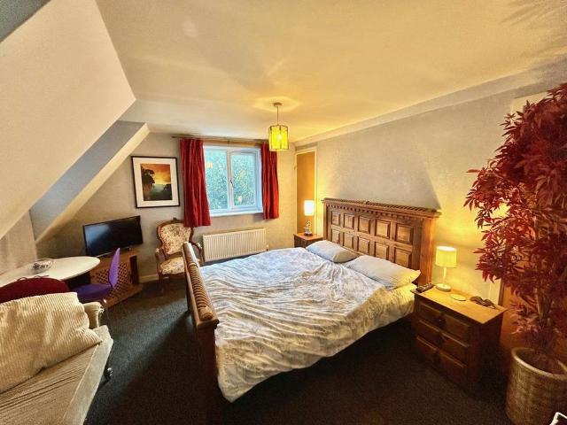 Room for rent in Knowlhill, Milton Keynes