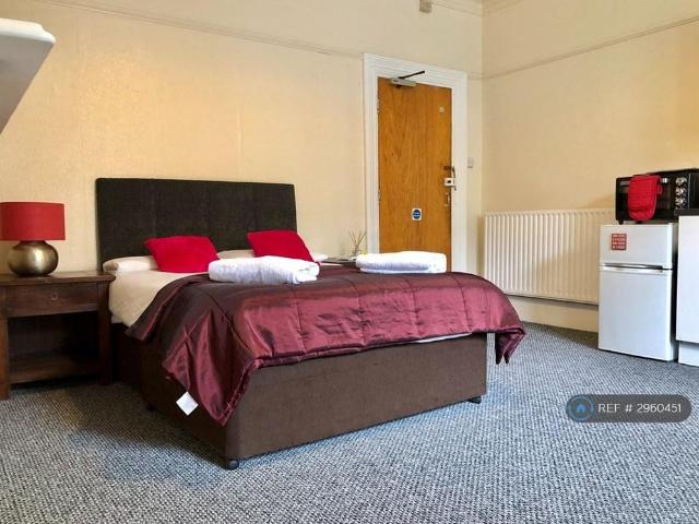 Room for rent in Charlotteville, Westborough