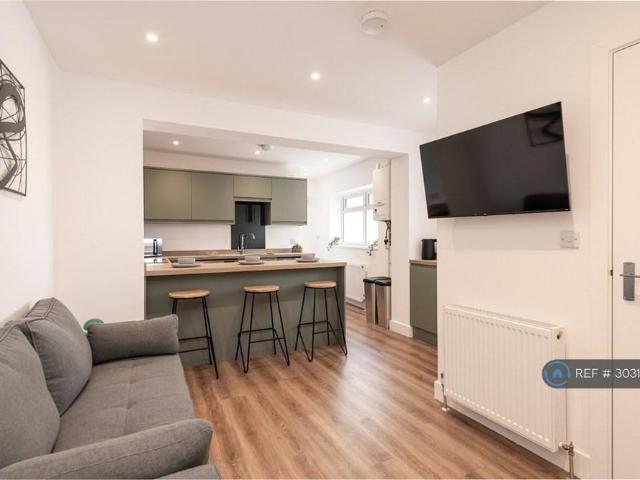 Room for rent in Regent Quay, Oad Street