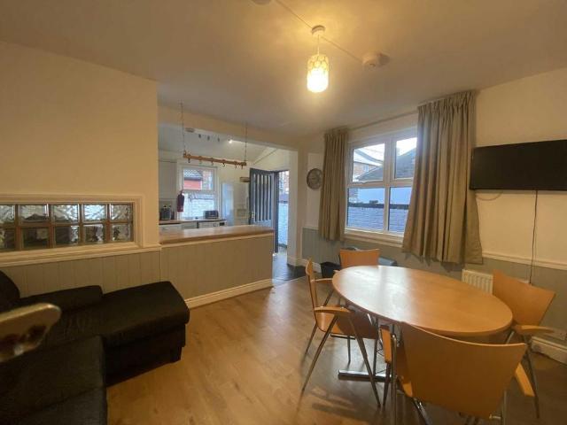 Room for rent in Calderstones