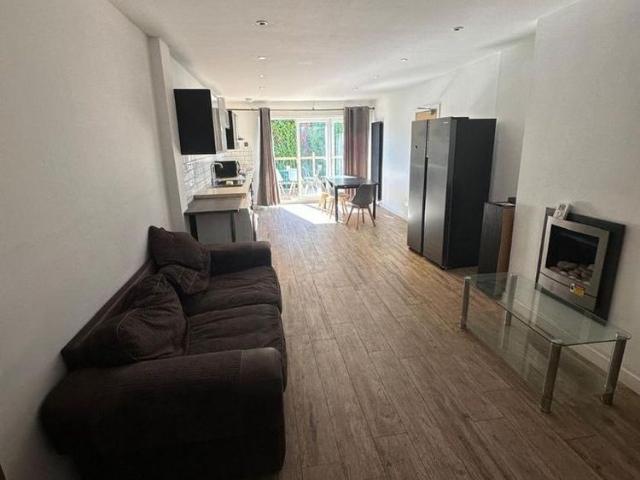 Room for rent in Guildford Park, Guildford