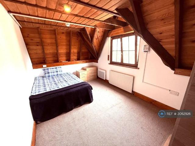 Room for rent in London Borough of Sutton, Greater London